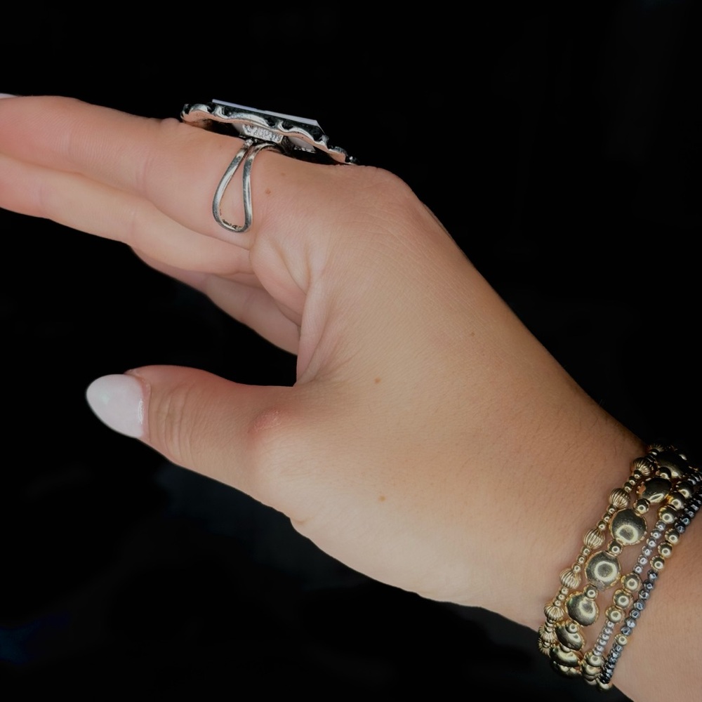 Vintage Silver Ring with Cowboy Design - Picture 2 of 2
